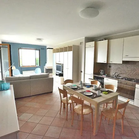 Montegolo Four With Pool And View Appartement *