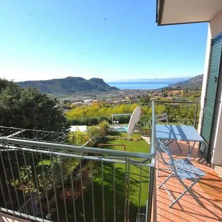Montegolo Four With Pool And View Costermano